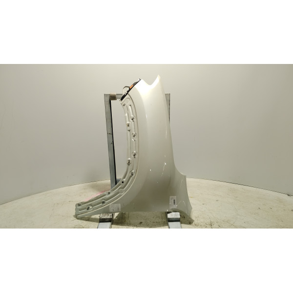 PARA-LAMA DIANTEIRO ESQUERDO RAM RAMPAGE R/T 4 2. CINZA 2024