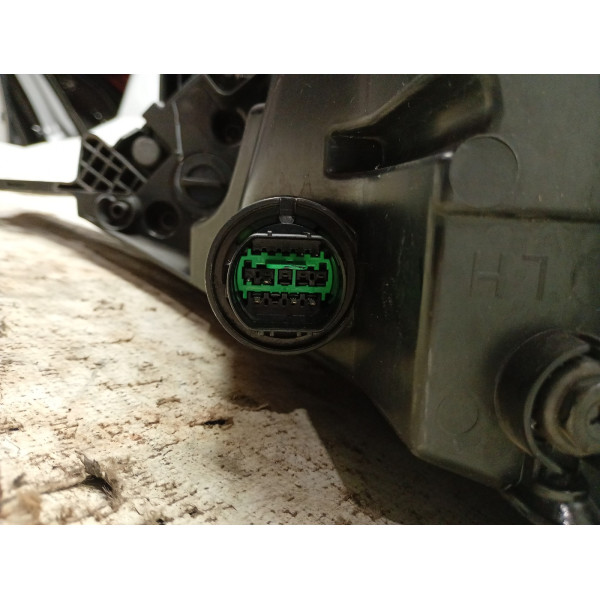 FAROL DIANTEIRO ESQUERDO HYUNDAI CRETA ATTITUDE 1.6 18/19