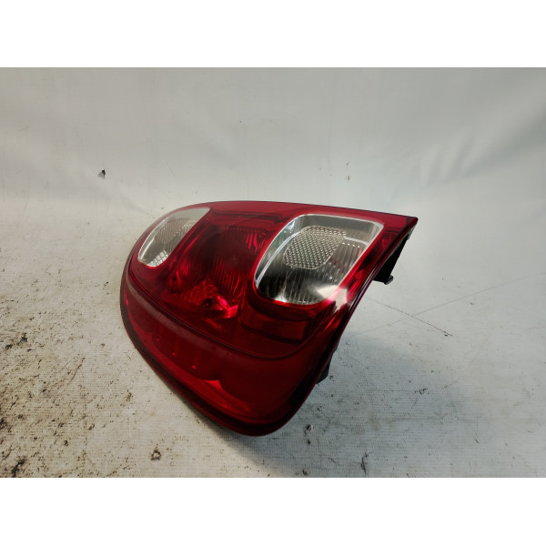 LANTERNA TRASEIRA ESQUERDA FIAT UNO VIVACE/RUA 1.0 2015