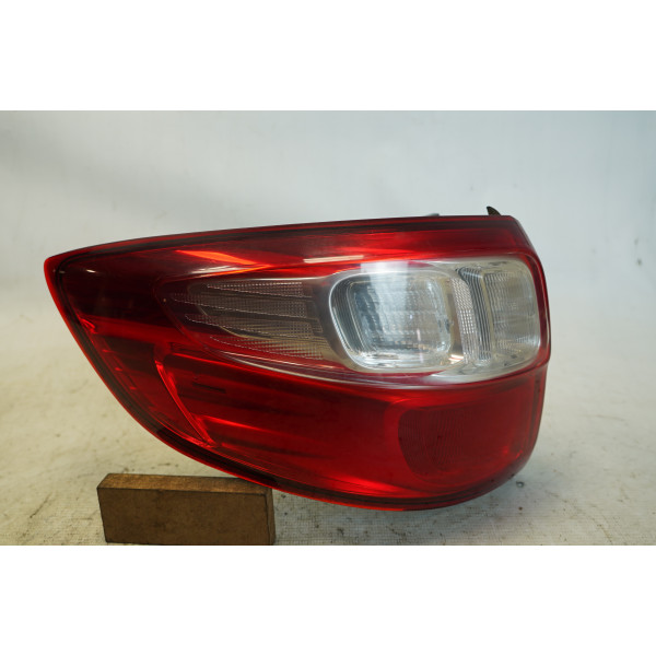 LANTERNA TRASEIRA ESQUERDA FIAT STRADA WORKING HARD 1.4 2018
