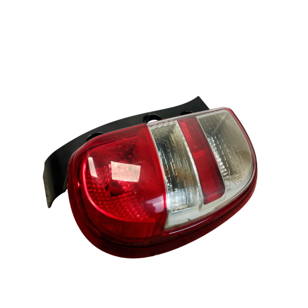 LANTERNA TRASEIRA ESQUERDA NISSAN MARCH S 1.0 16V FLEX 14/15