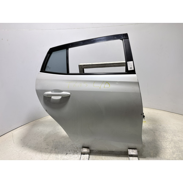 PORTA TRASEIRA DIREITA BRANCA TOYOTA YARIS XLS 1.5 2022/23