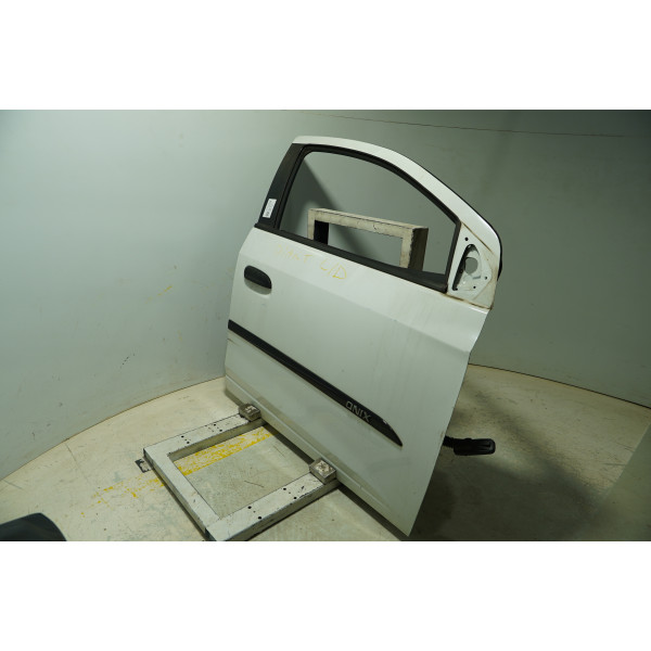 PORTA DIANTEIRA DIREITA BRANCA CHEVROLET ONIX HATCH JOY 2019
