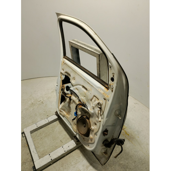 Porta Dianteira Esquerda Mobi 2017/ Strada 2021/.. C/ Friso