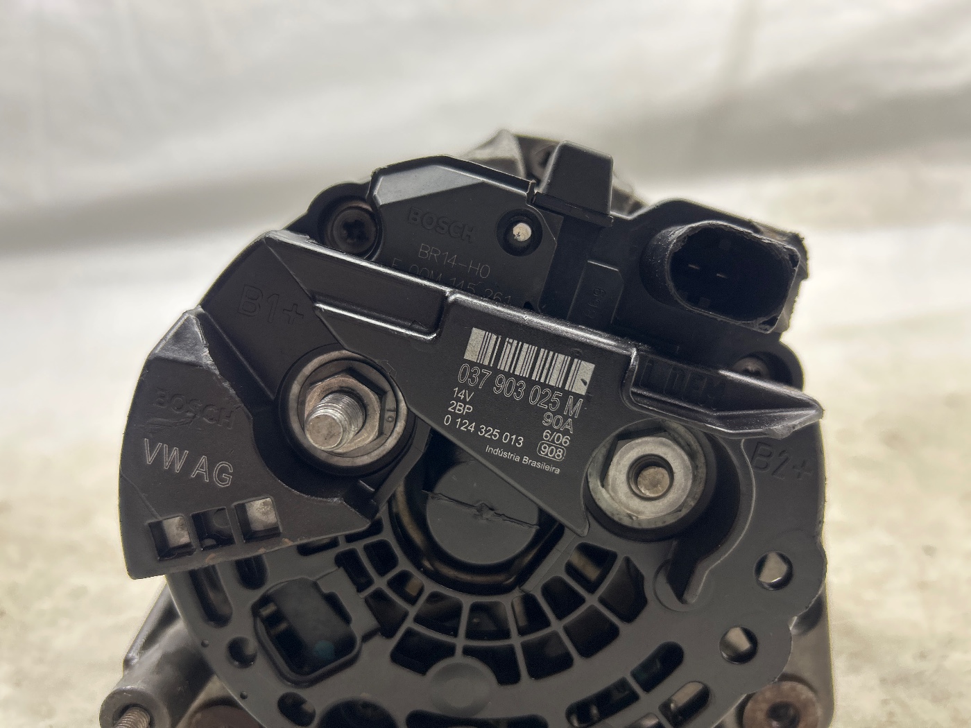 ALTERNADOR VOLKSWAGEN FOX PLUS 1.6MI TOTAL FLEX 2005 - 028903028D - 
