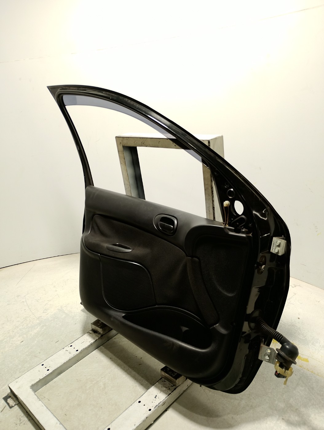 PORTA DIANTEIRA ESQUERDA PEUGEOT 207 XR 1.4 FLEX 8V 2008/09 - 9002K5 - 