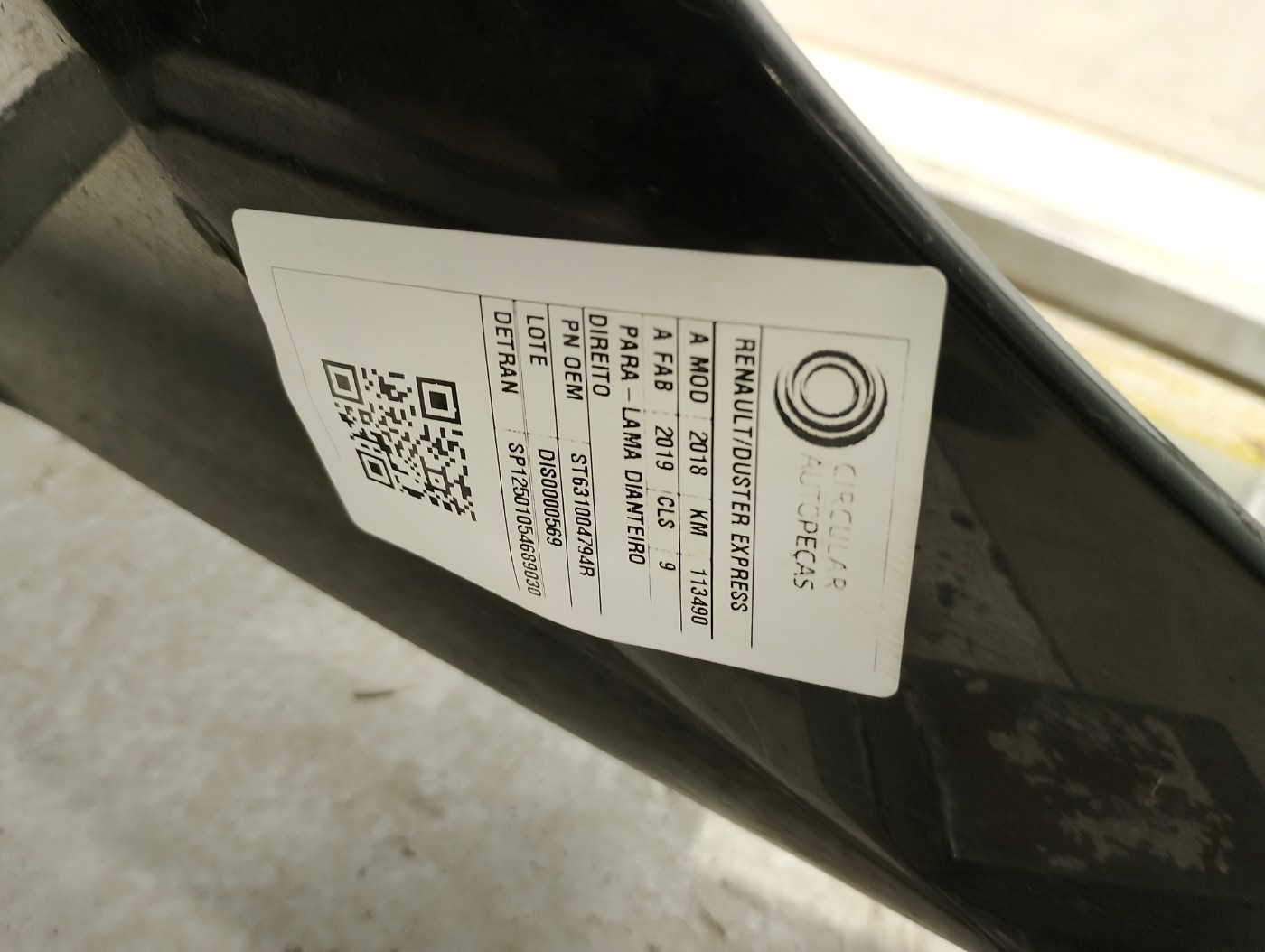 PARALAMA DIANT. DIREITO PRETO RENAULT DUSTER EXPRESS 2018/19 - ST631004794R - 