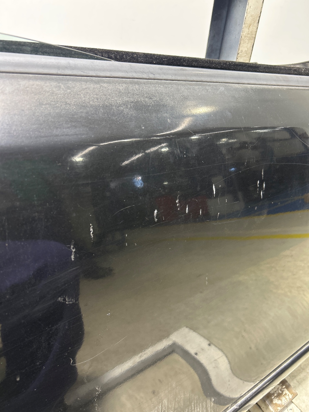 PORTA DIANTEIRA DIREITA PRETA NISSAN LIVINA GRAND S 2012/13 - ST80100AZ60E - 