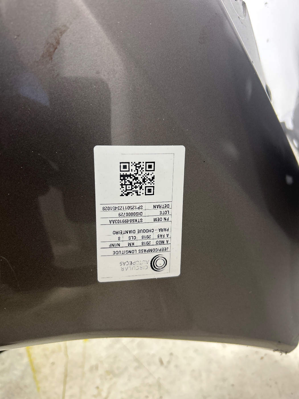 PARACHOQUE DIANTEIRO - K68499103AA - JEEP RAM