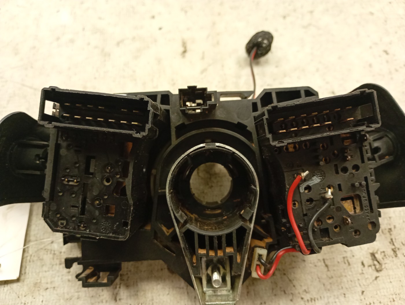 INTERRUPTOR ELETRICO TENSAO 12V - 7701064226 - 
