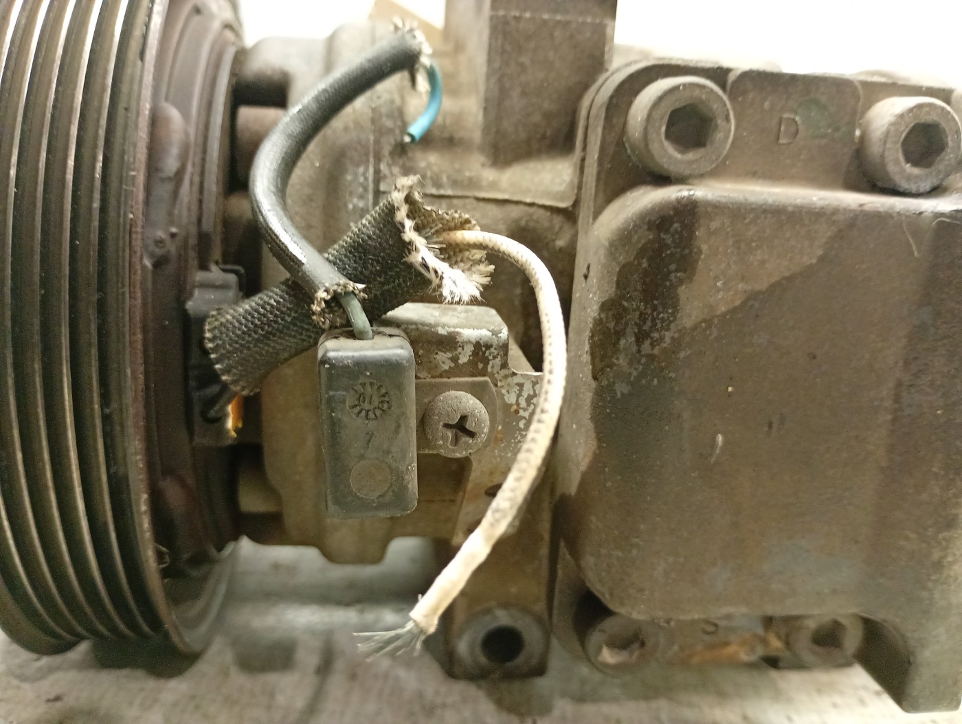 COMPRESSOR AR-CONDICIONADO FORD KA 1.0 8V/1.0 8V FLEX 10/11 - 4S6519D629AD - 