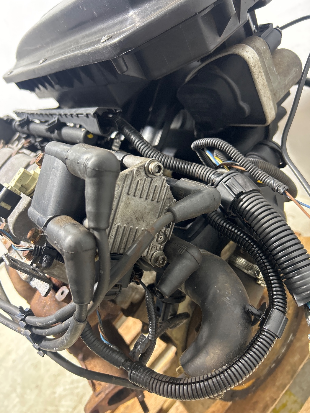 MOTOR COMPLETO VOLKSWAGEN GOL CITY (TREND) 1.0 FLEX 10/11 - 03J100025L - 