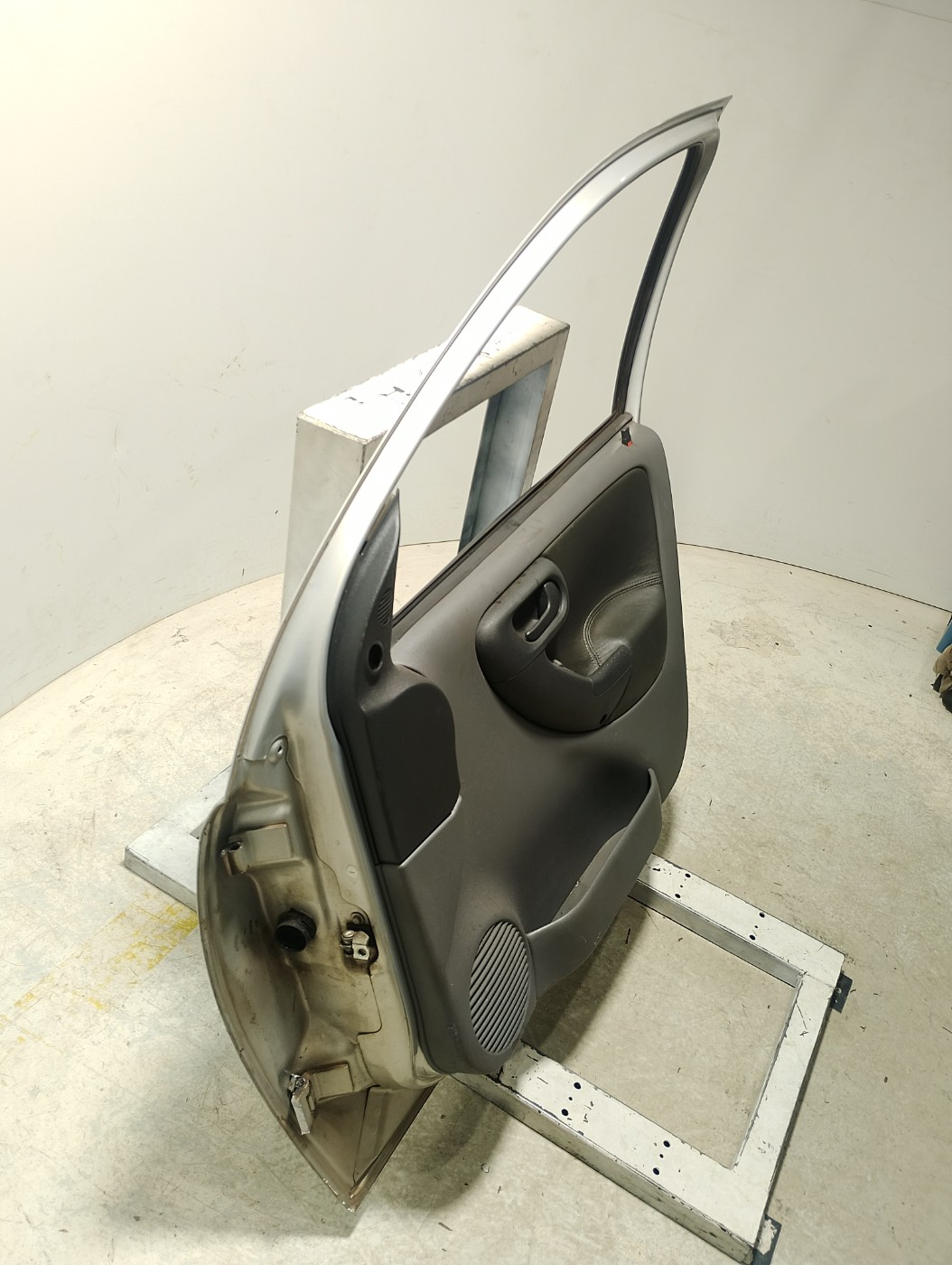 Porta dianteira com barra proteção lateral - 93264410 - Corsa B Hatch, Corsa B Sedan, Montana A