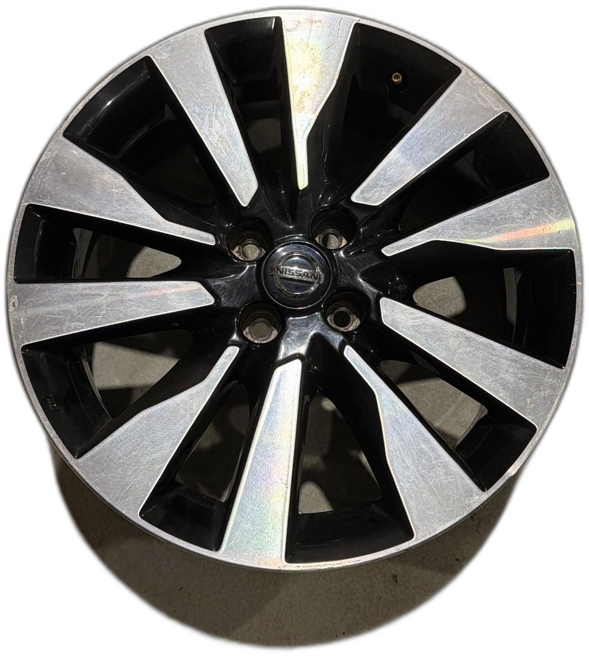 RODA LIGA LEVE ARO 17 4 FUROS DIAMANTADA NISSAN KICKS - 403005RC3ETE - 