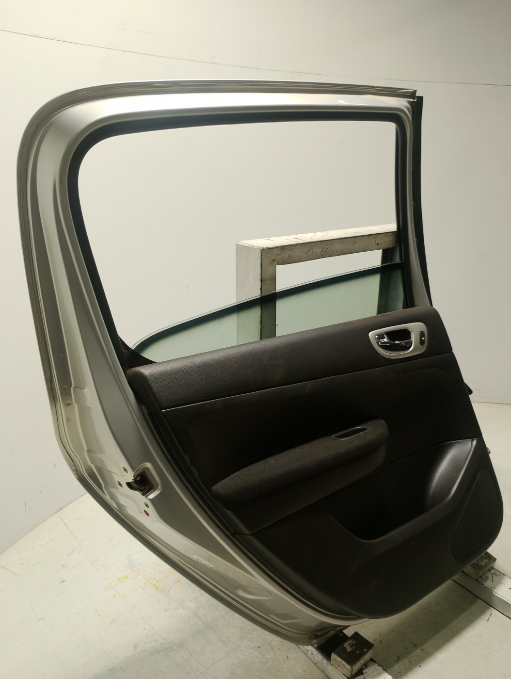 PORTA TRASEIRA ESQ. PRATA PEUGEOT 307 SOLEIL/PRES. 2007/08 - ST9006G9 - 