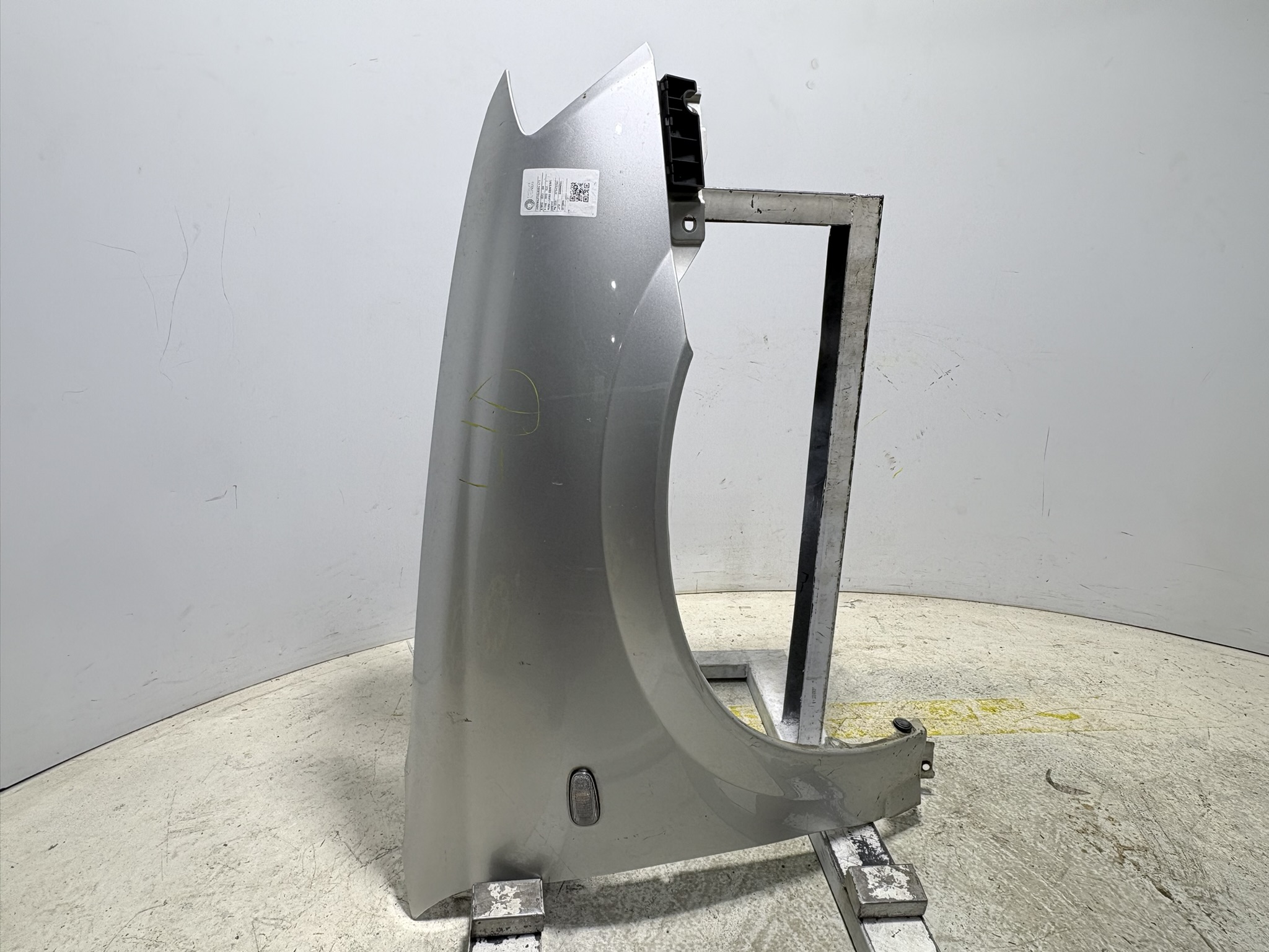 PARALAMA DIANTEIRO DIR. CINZA CHEVROLET CLASSIC LIFE 2012/13 - ST94751580 - 