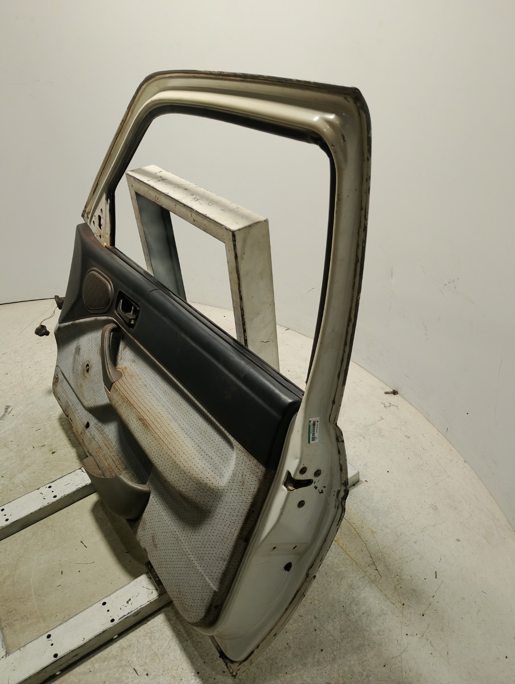 PORTA DIANTEIRA DIREITA BRANCO FORD ESCORT GL 1.6I/1.6 95/96 - PORTADD0030309 - 