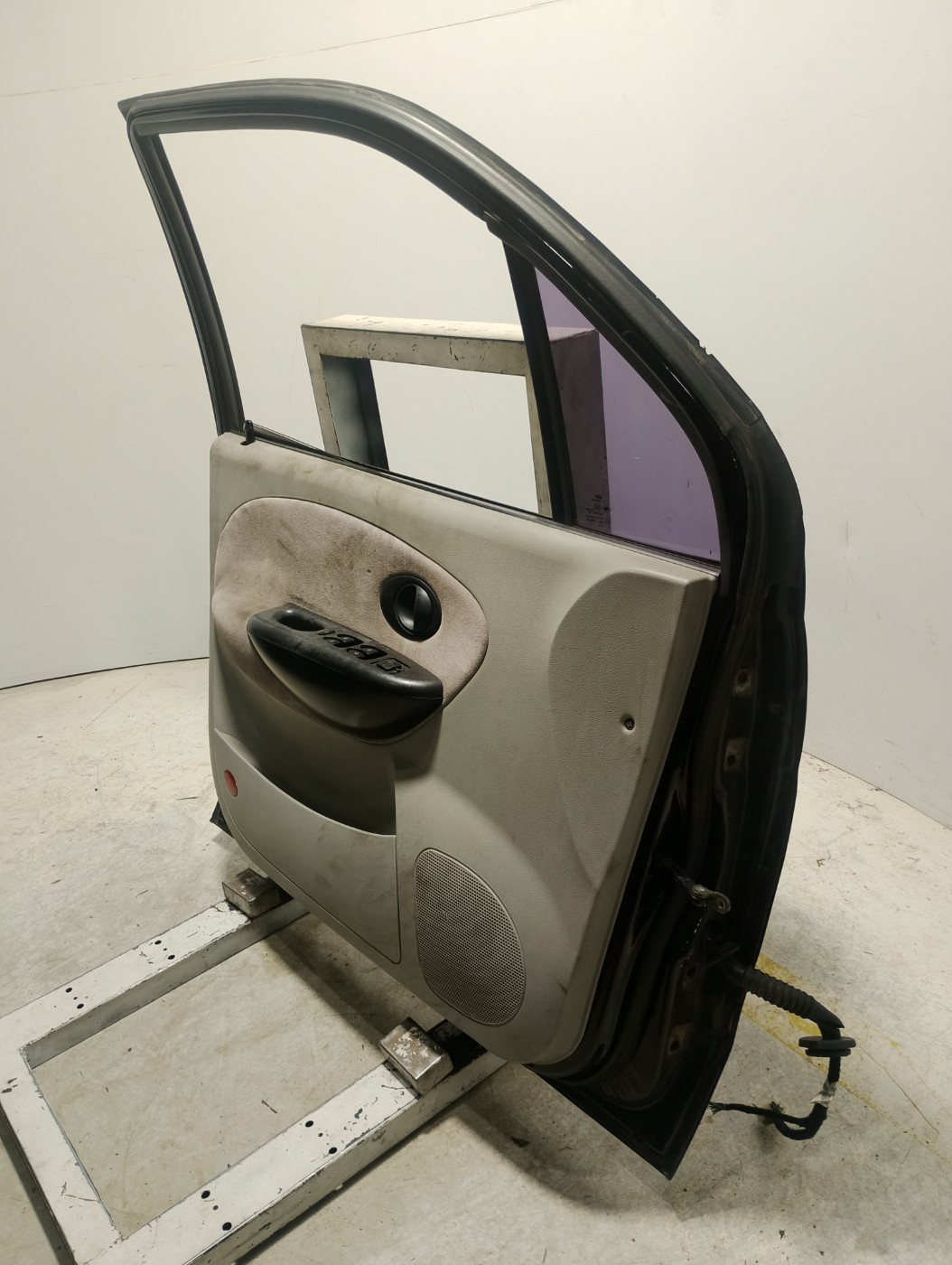 PORTA DIANTEIRA ESQUERDA PRETA CHERY QQ 2011/2012 - STPORTADE0730050 - 