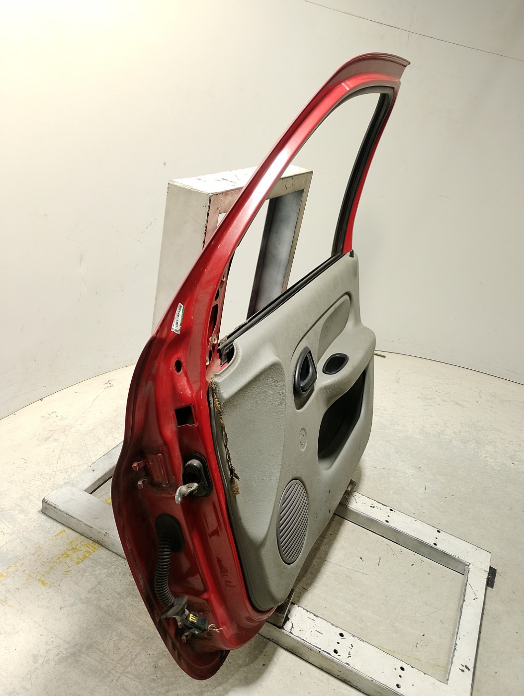 PORTA DIANT DIREITA VERMELHA RENAULT CLIO AUTHENT. 2004/2005 - ST7752232796 - 