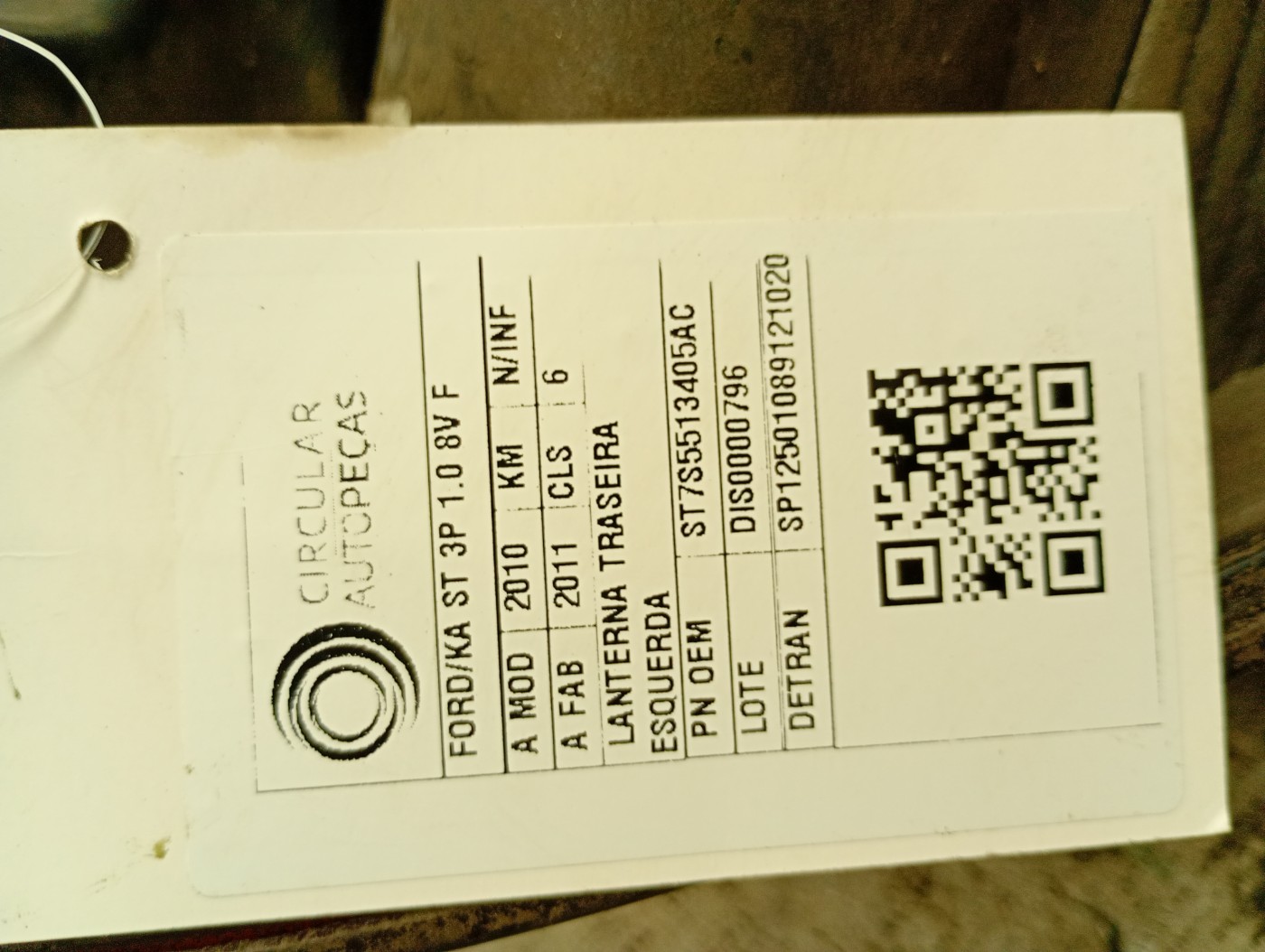LANTERNA TRASEIRA ESQUERDA FORD KA ST 2010/2011 - ST7S5513405AC - 