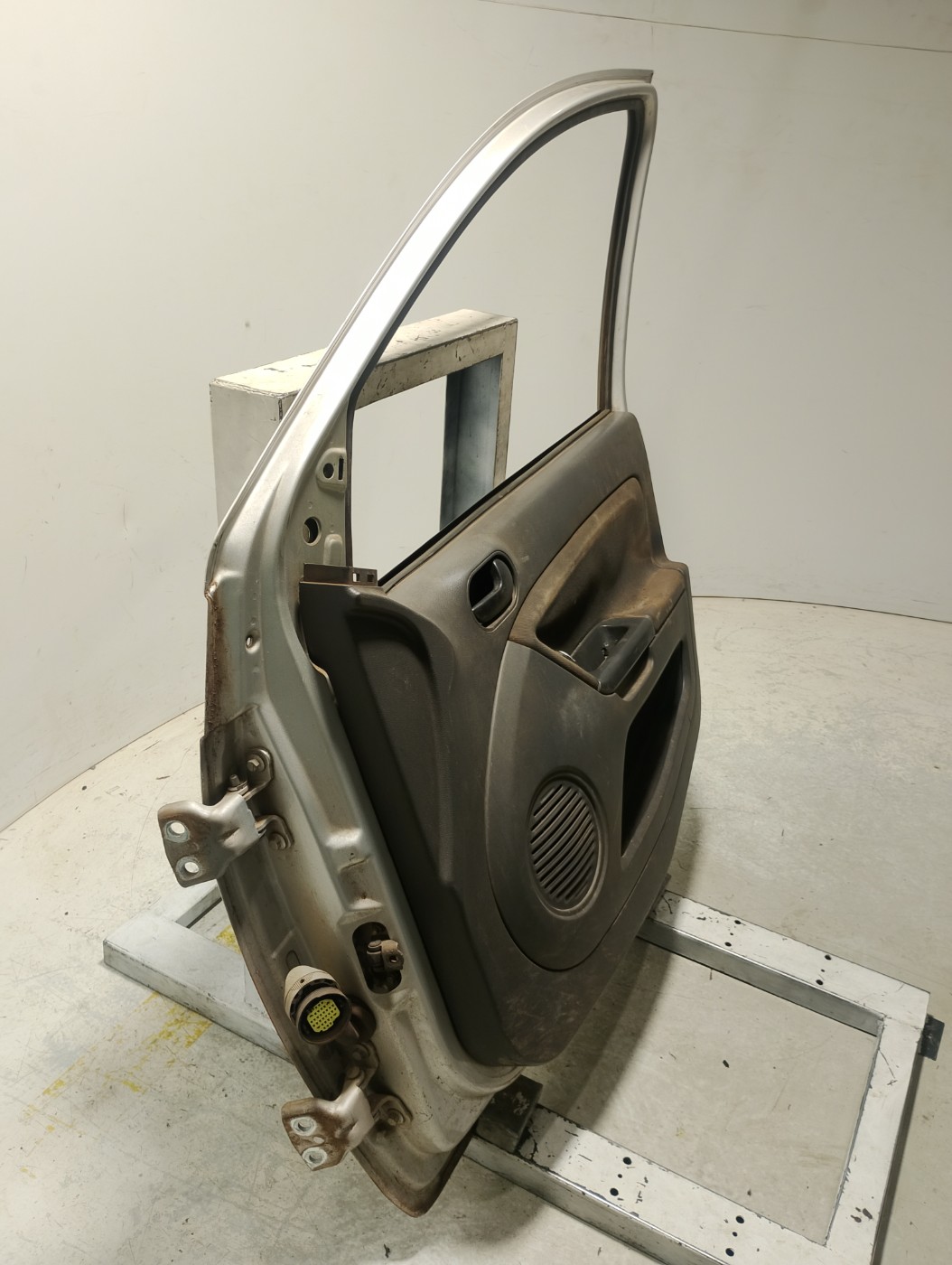 PORTA DIANT DIREITA PRATA FORD FIESTA SED. 1.6 8V 2005/2006 - ST2S65A20124AE - 