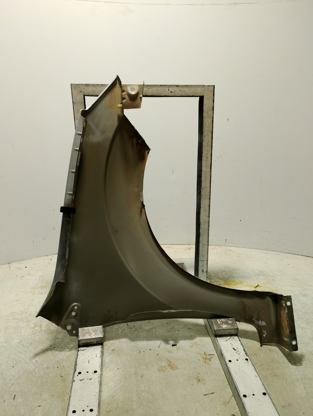 PARALAMA DIANT ESQUERDO PRATA FORD FIESTA SEDAN 1.6 2005/06 - ST2S65A16016AH - 