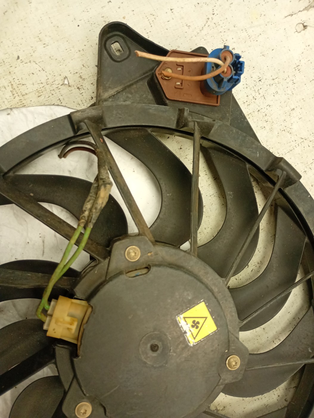 ELETROVENTILADOR FIAT UNO VIVACE/RUA 1.0 EVO FIRE 2014/2015 - ST51905874 - 