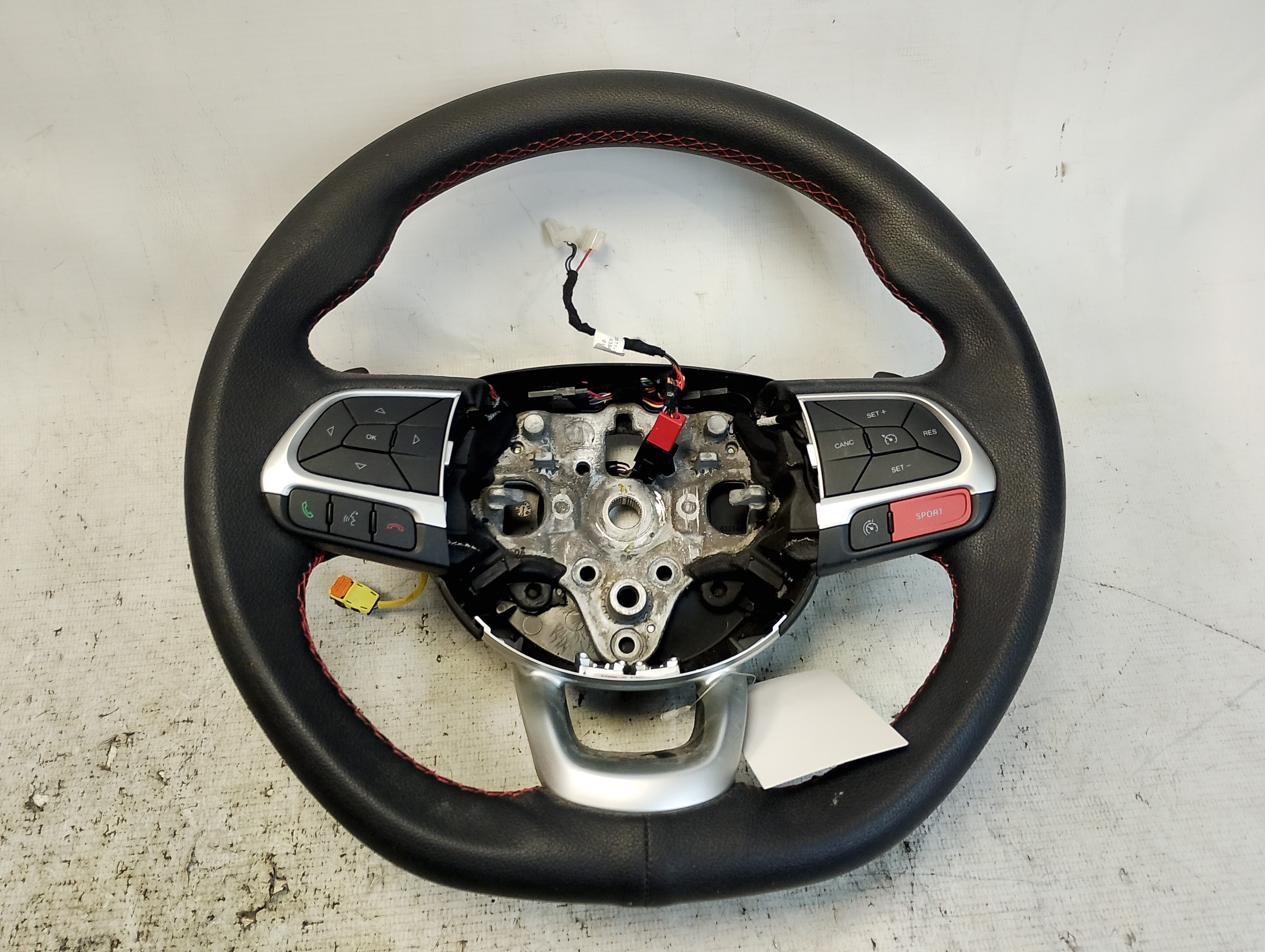 VOLANTE FIAT FASTBACK 1.0 200 TURBO FLEX 2025/2025 - ST100266011 - 
