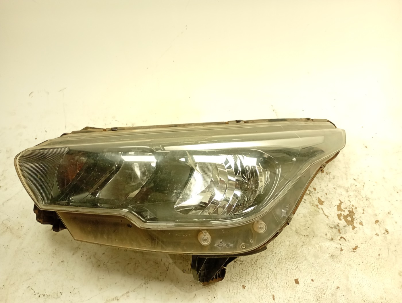 FAROL ESQUERDO FIAT ARGO DRIVE GSR 1.3 8V FLEX 2019 - ST52176306 - 