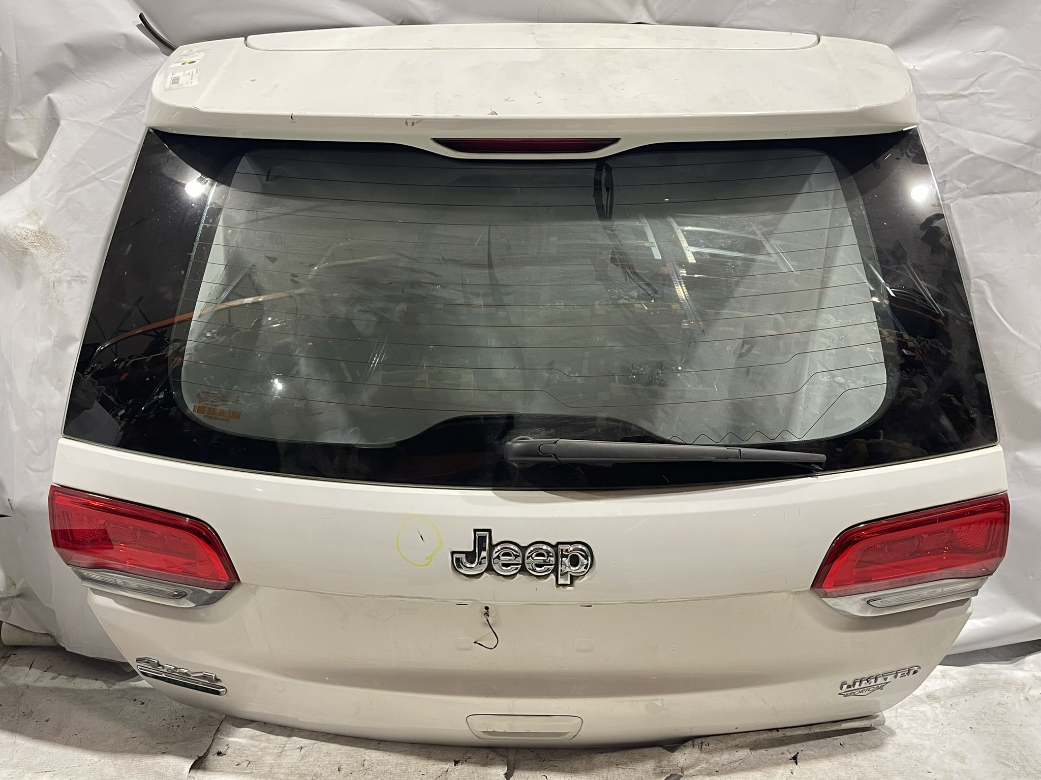 TAMPA TRASEIRA JEEP GRAND CHEROKEE LIMITED 3.0 BRANCA 2018 - 68154524AA - 