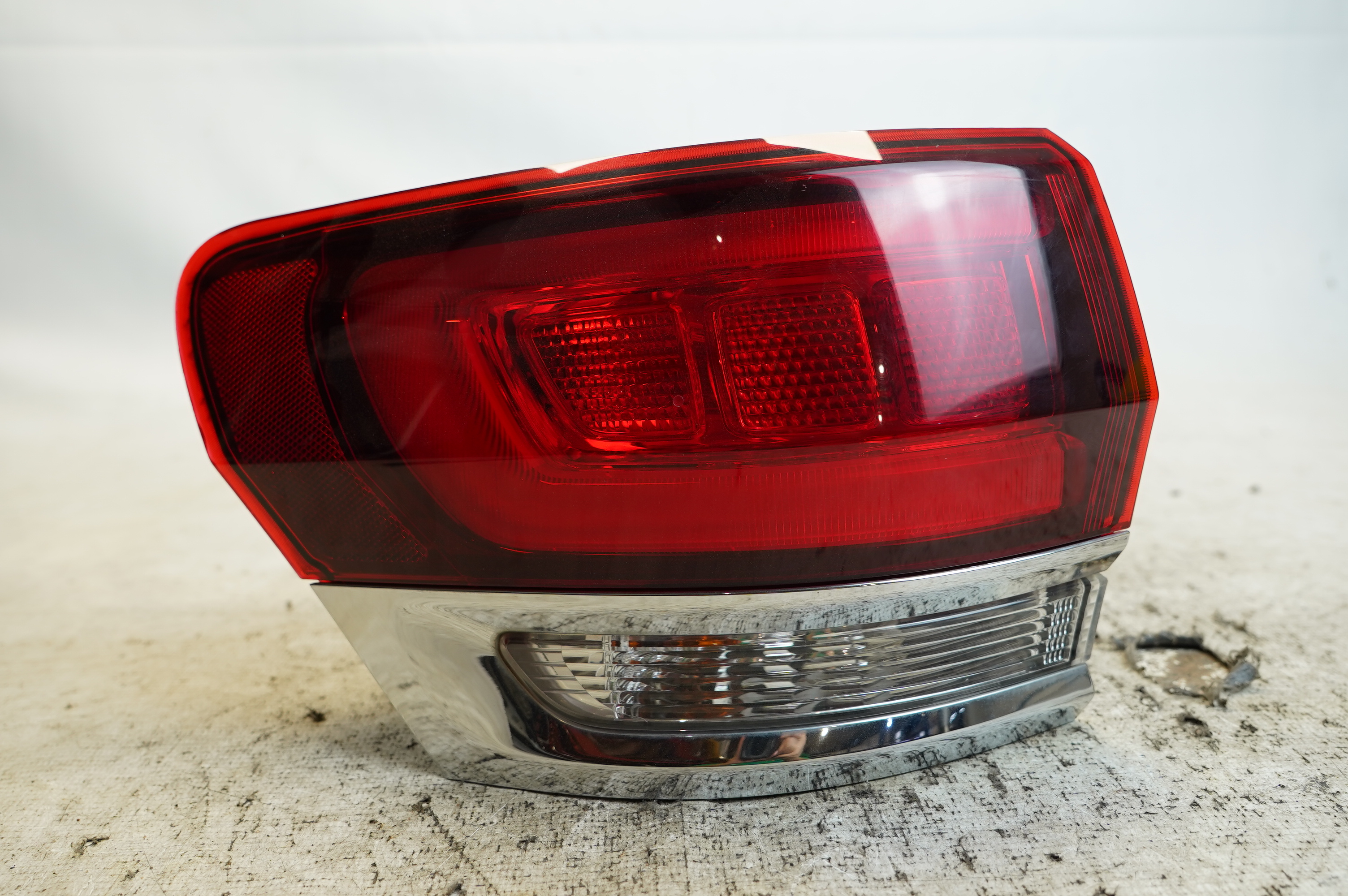 LANTERNA TRAS. ESQ. - 55079415AF - Grand Cherokee, JEEP RAM