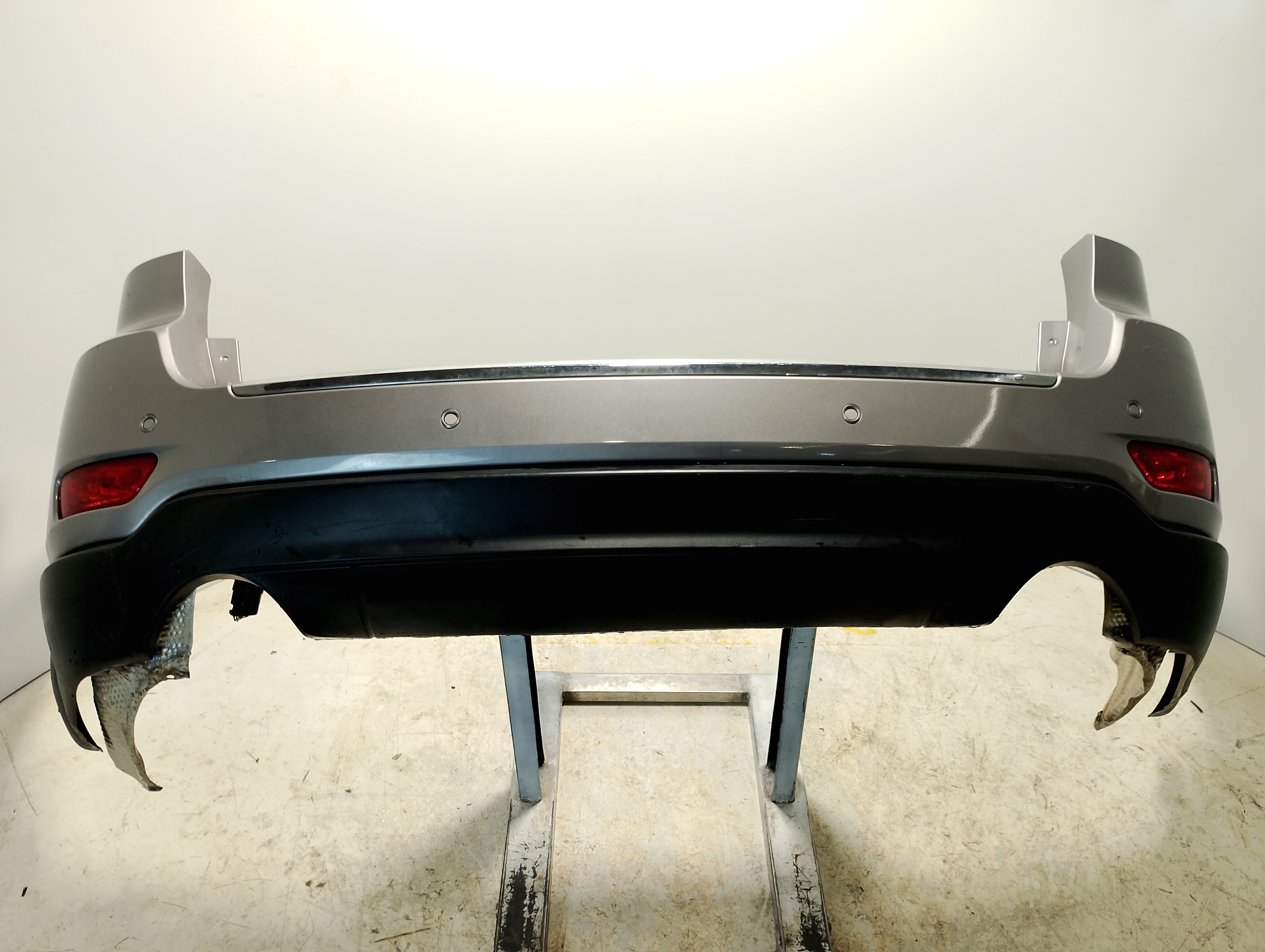 PARA-CHOQUE TRASEIRO JEEP CHEROKEE LIMITED 3.0 2014/15 - 1VQ66TZZAA - 