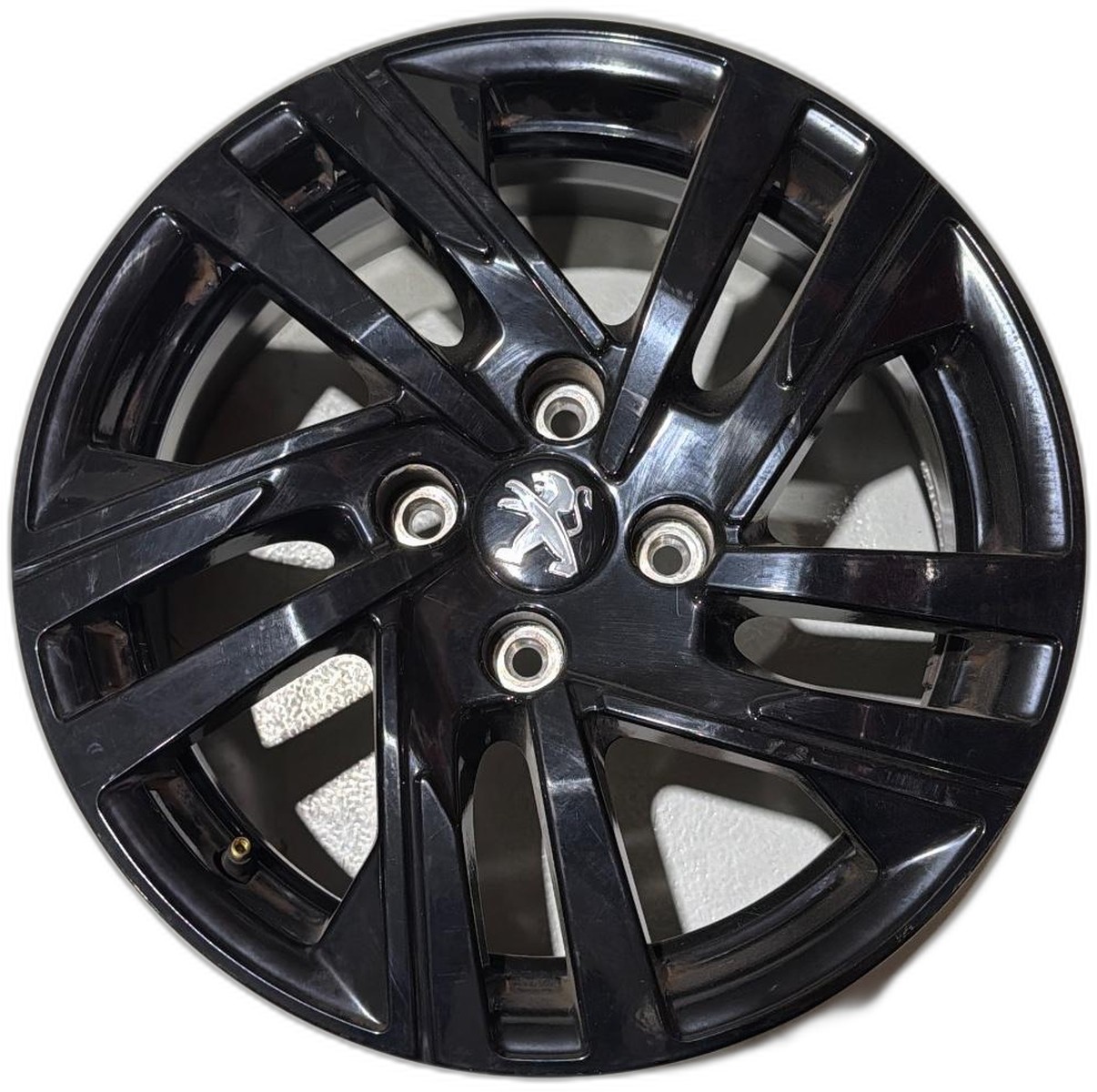 RODA LIGA LEVE ARO 16 4 FUROS PRETO BRILHANTE PEUGEOT 208 - 98371201XYDD - 
