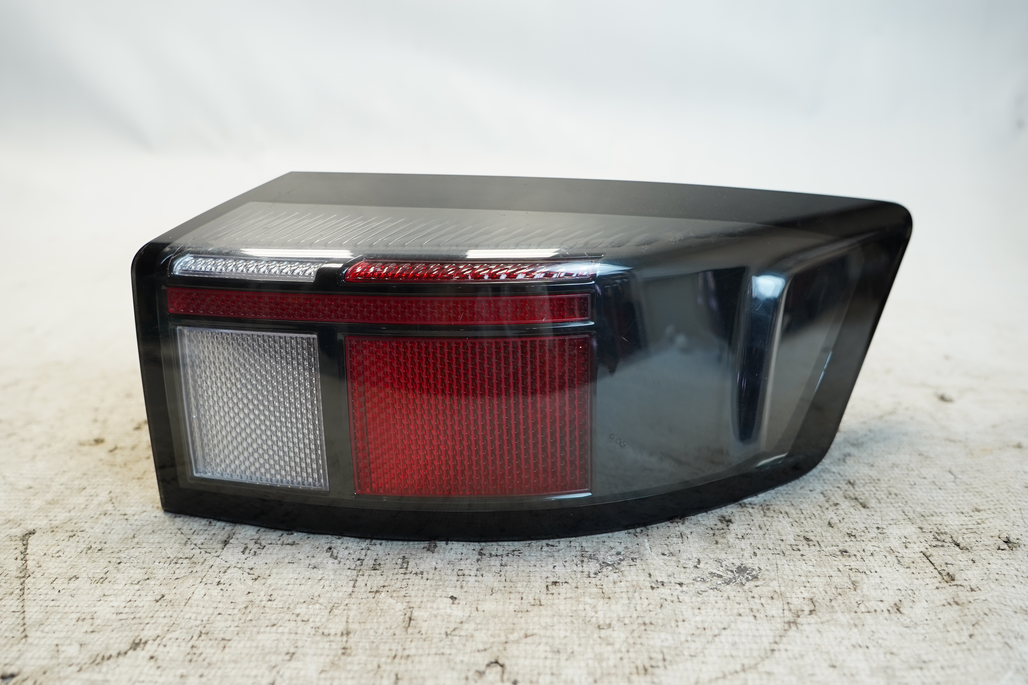LANTERNA TRASEIRA RH - 92402BX000 - HYUNDAI