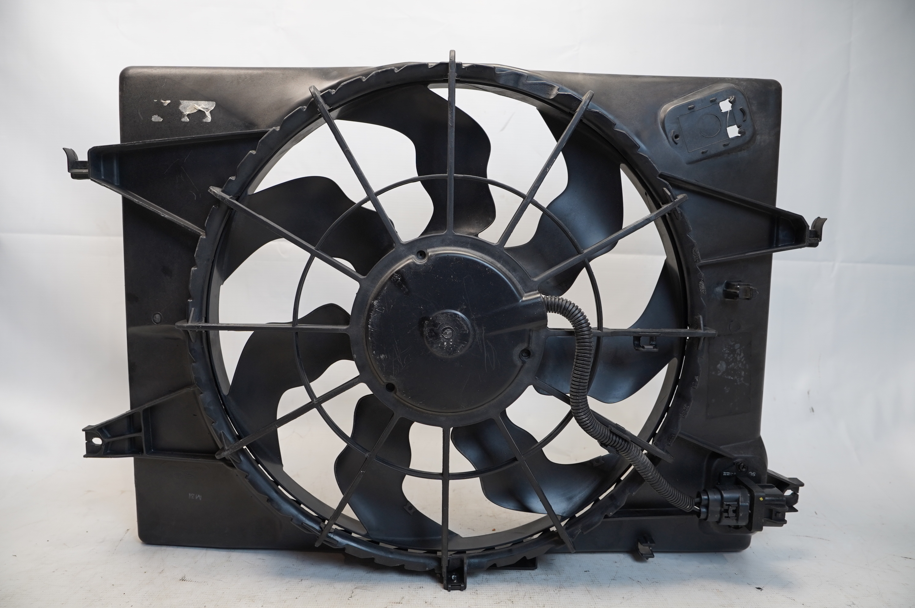 ELETROVENTILADOR HYUNDAI TUCSON 2.0 16V 2013/2014 - 253862E501 - 