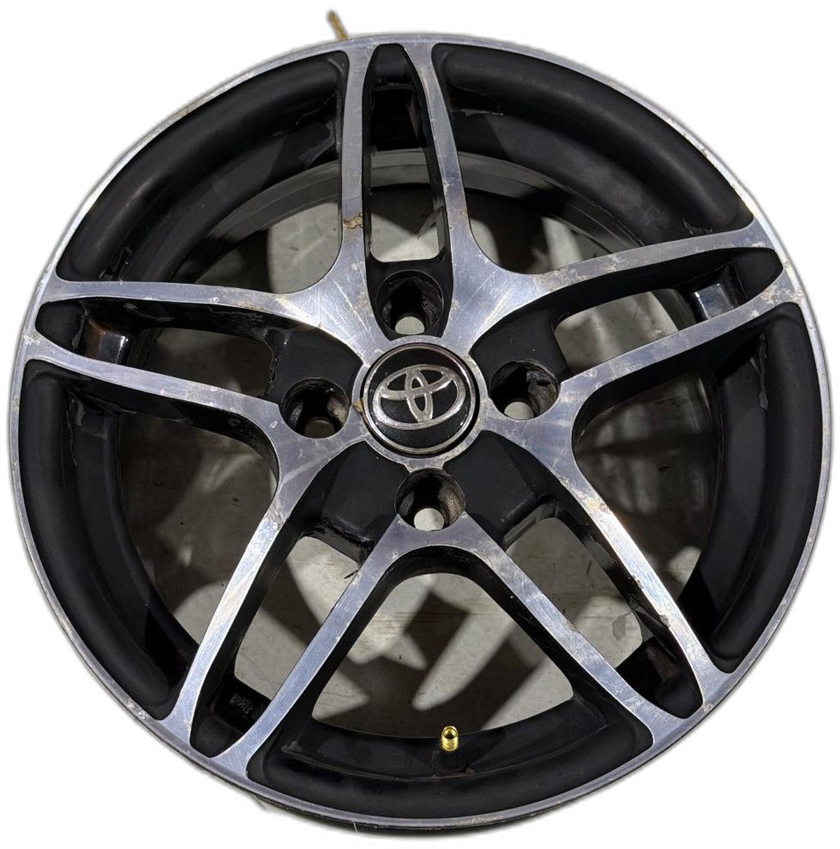 RODA LIGA LEVE ARO 15 4 FUROS DIAMANTADA TOYOTA ETIOS - 426110D720DE - 