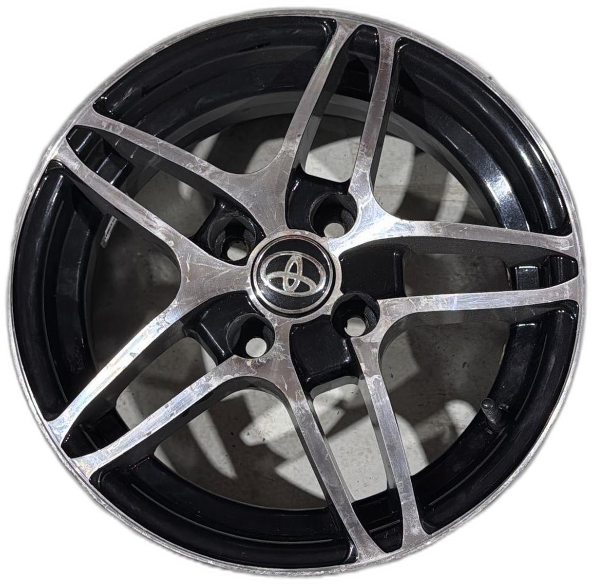 RODA LIGA LEVE ARO 15 4 FUROS DIAMANTADA TOYOTA ETIOS - 426110D720TE - 