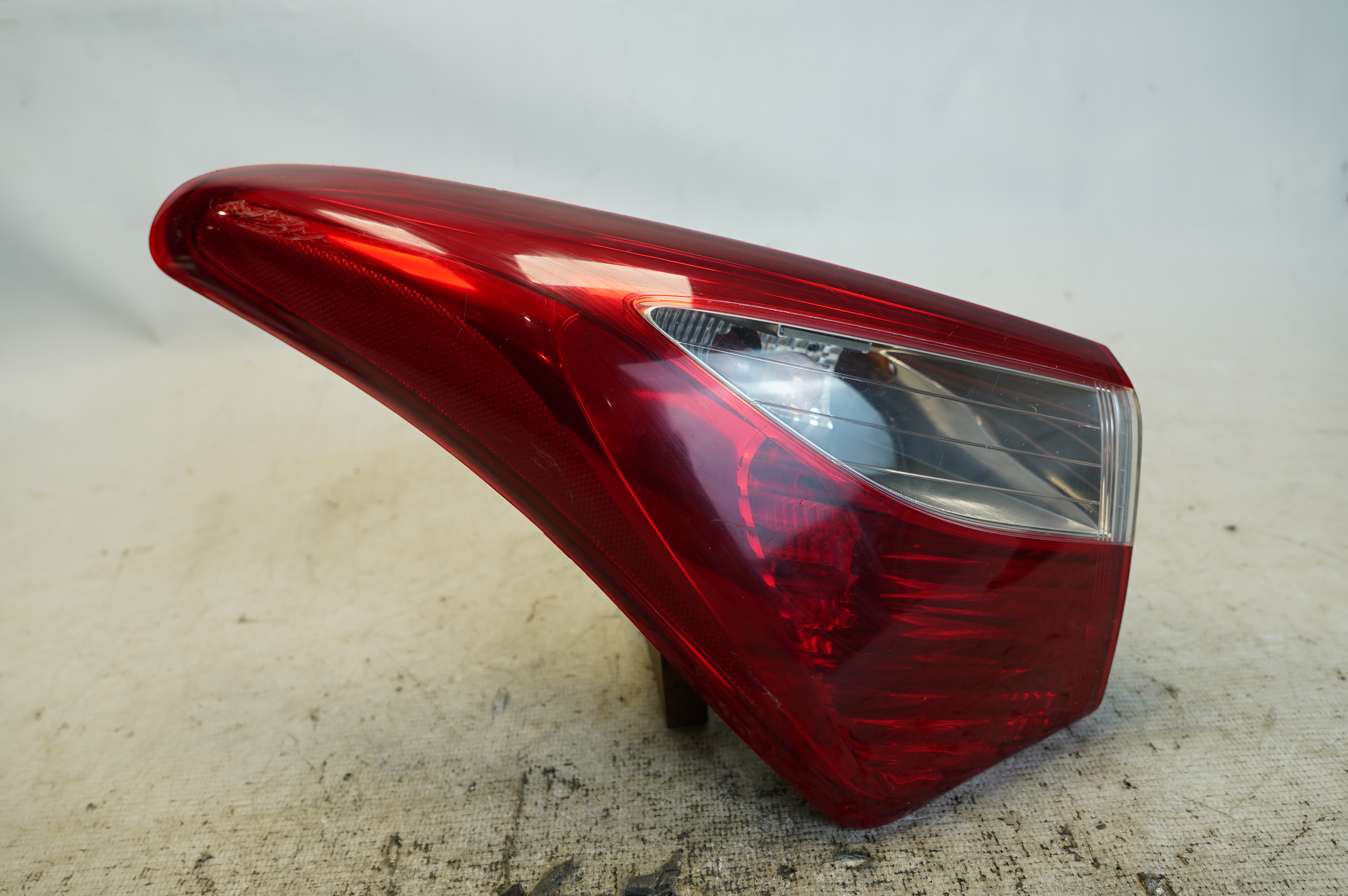 LANTERNA TRASEIRA DIREITA HYUNDAI HB20 COPA MUNDO 1.6 15 - 924021S010 - 