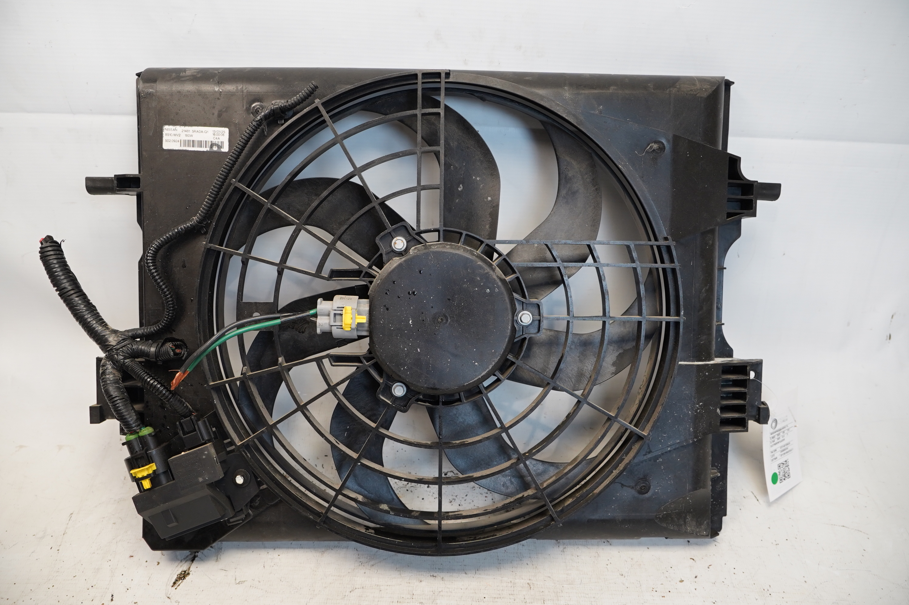 SHROUD ASSYW MOTOR FAN - 214815RA0A - NISSAN