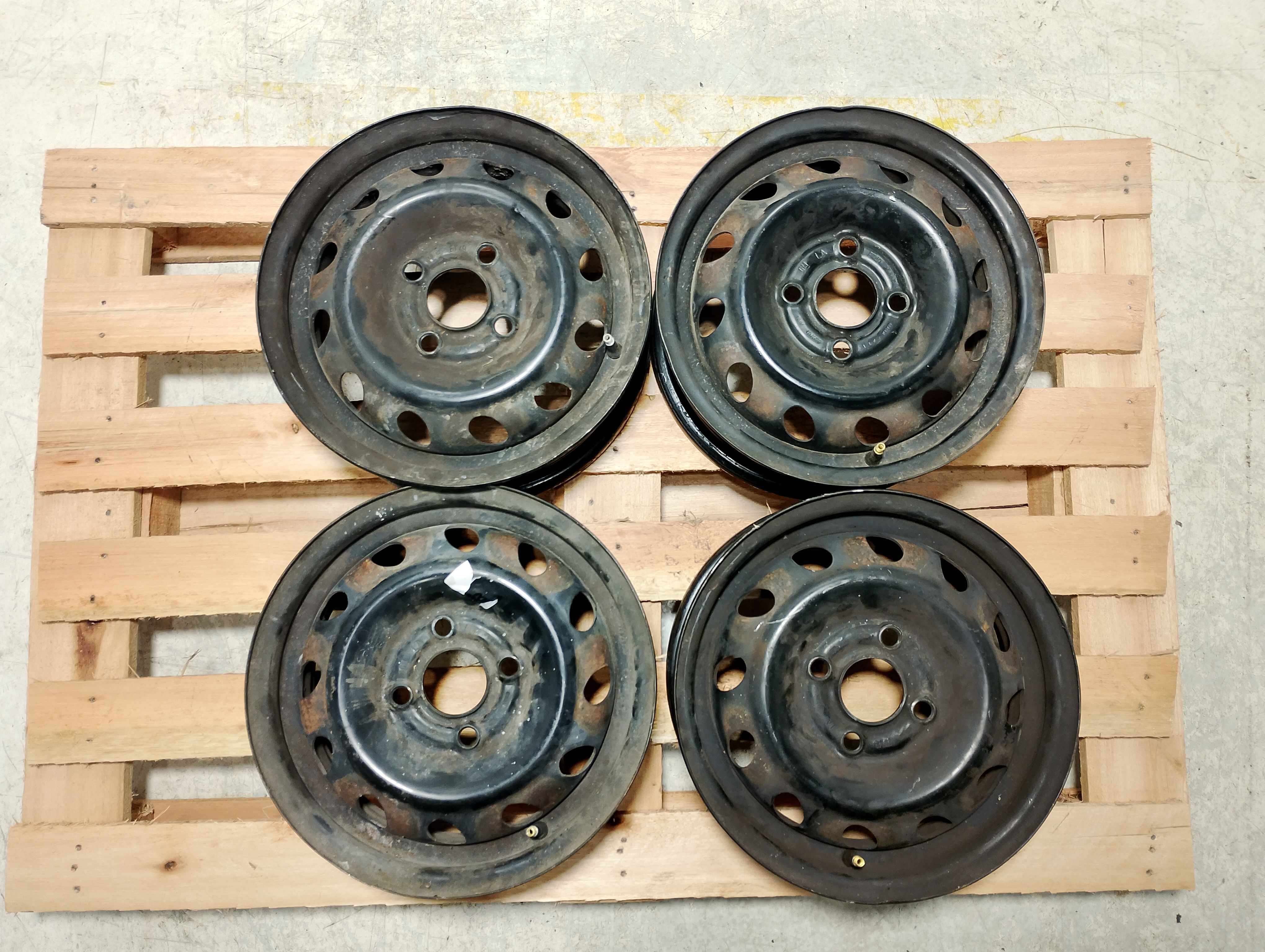 RODA TRASEIRA DIREITA CHEVROLET CLASSIC LIFE/LS 1.0 FLEX 12 - 52018733TD - 