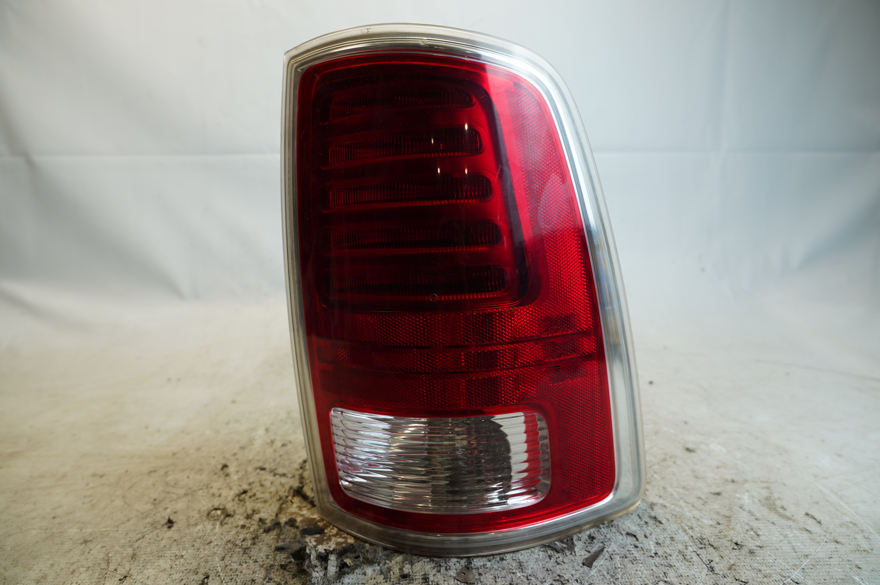 LANTERNA TRASEIRA DIREITA RAM 2500 LARAMIE 6.7 2017 - 68093078AC - 
