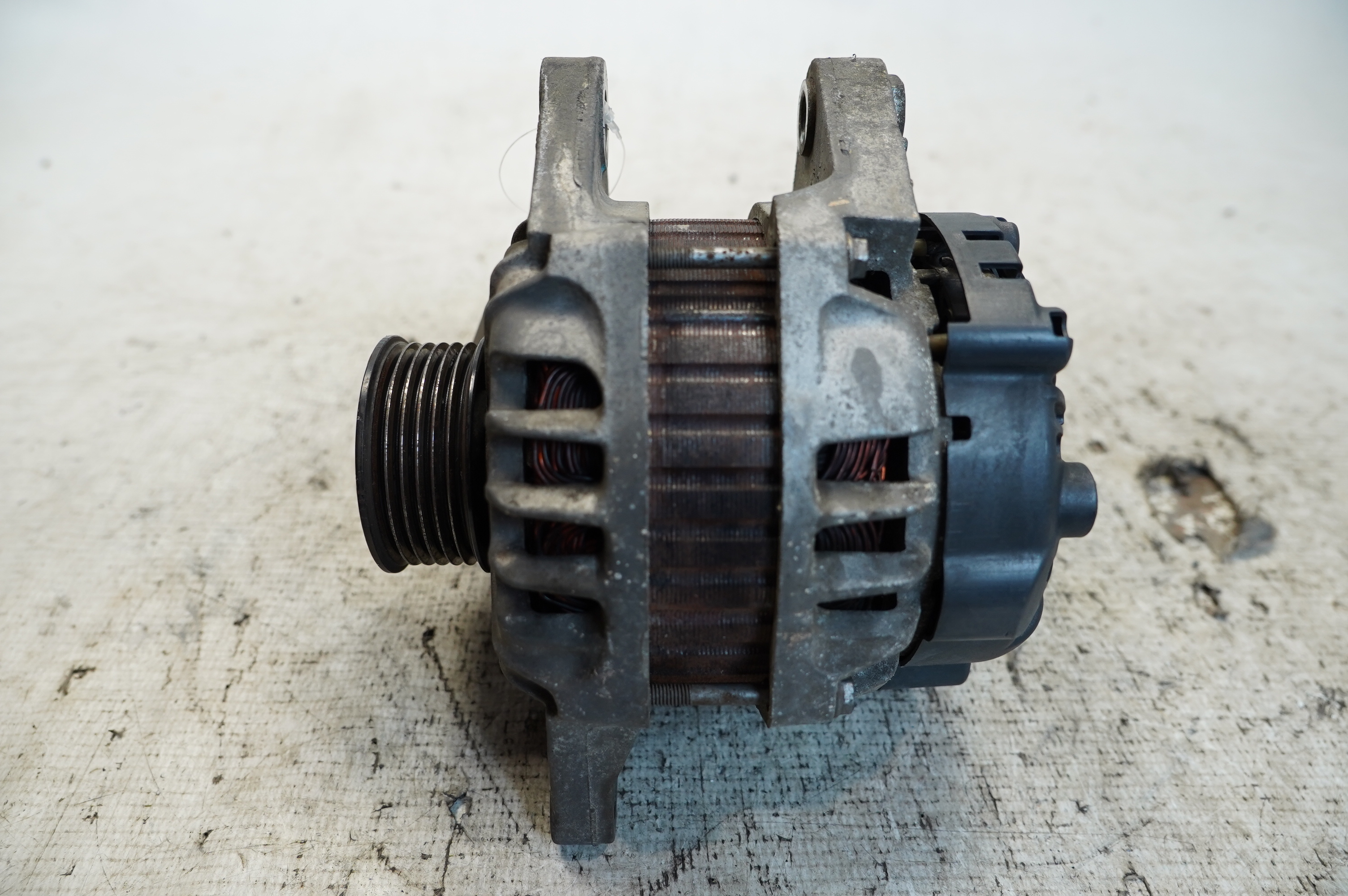 ALTERNADOR MOTOR COM - 373002B150 - 