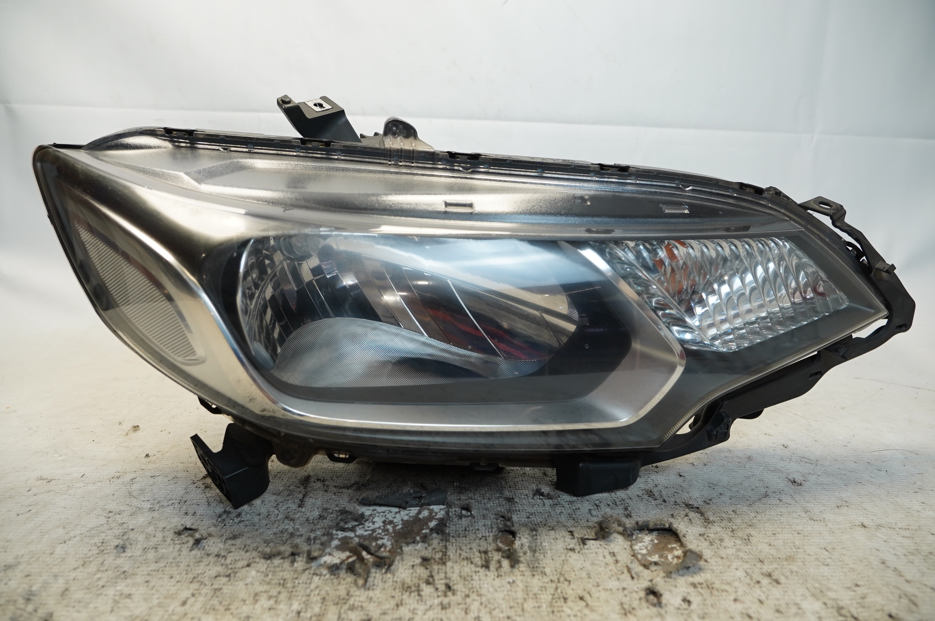 FAROL DIREITO - 33100T5AP02 - 