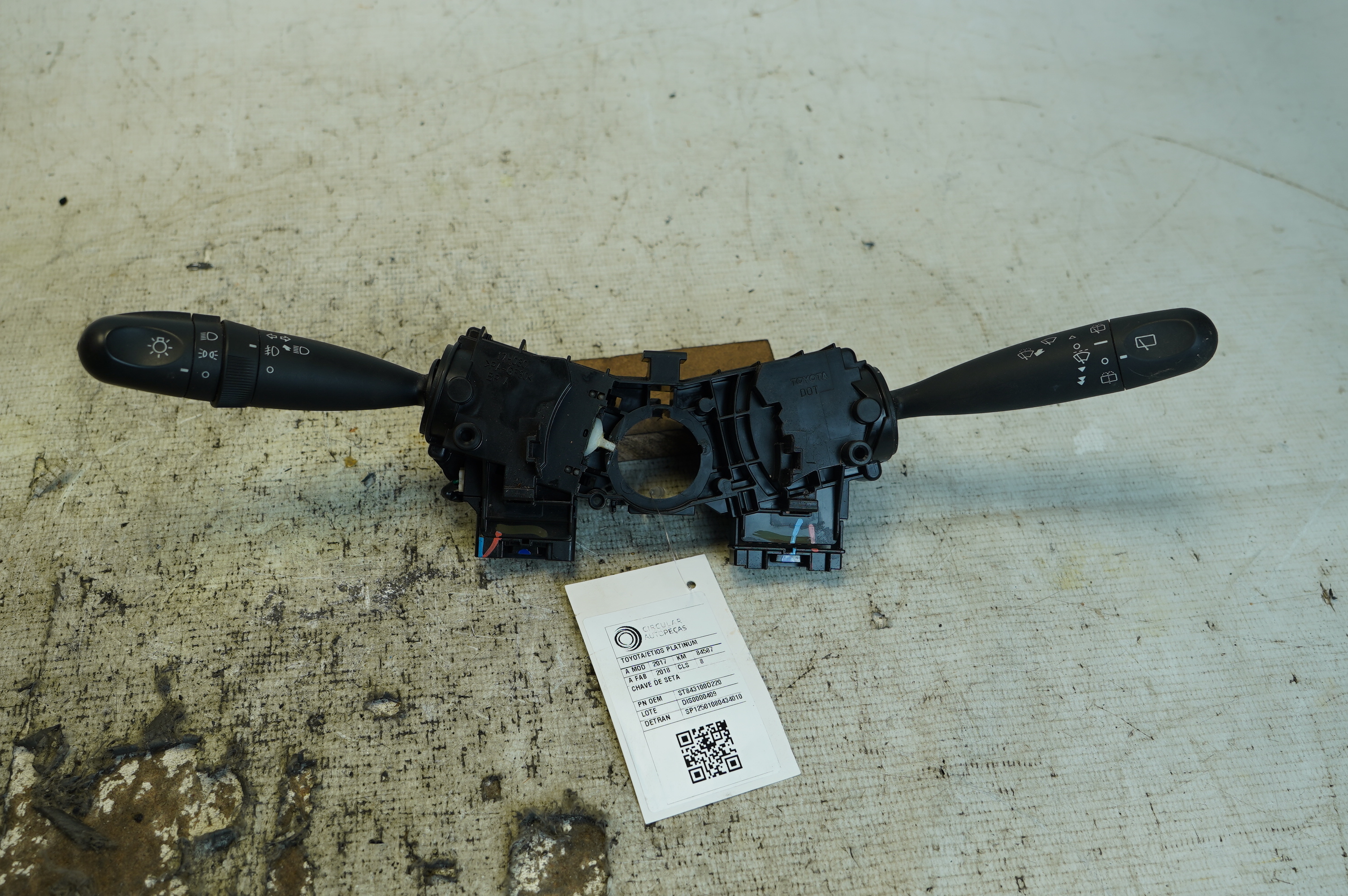 ALAVANCA COMANDO CHAVE SETA TOYOTA ETIOS PLATINUM 1.5 17/18 - 843100D220 - 
