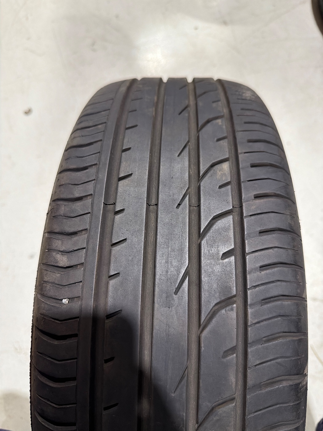 PNEU 205/50 R17 89V CONTINENTAL CONTIPREMIUMCONTACT 2E - T2720550R1789VDE - 
