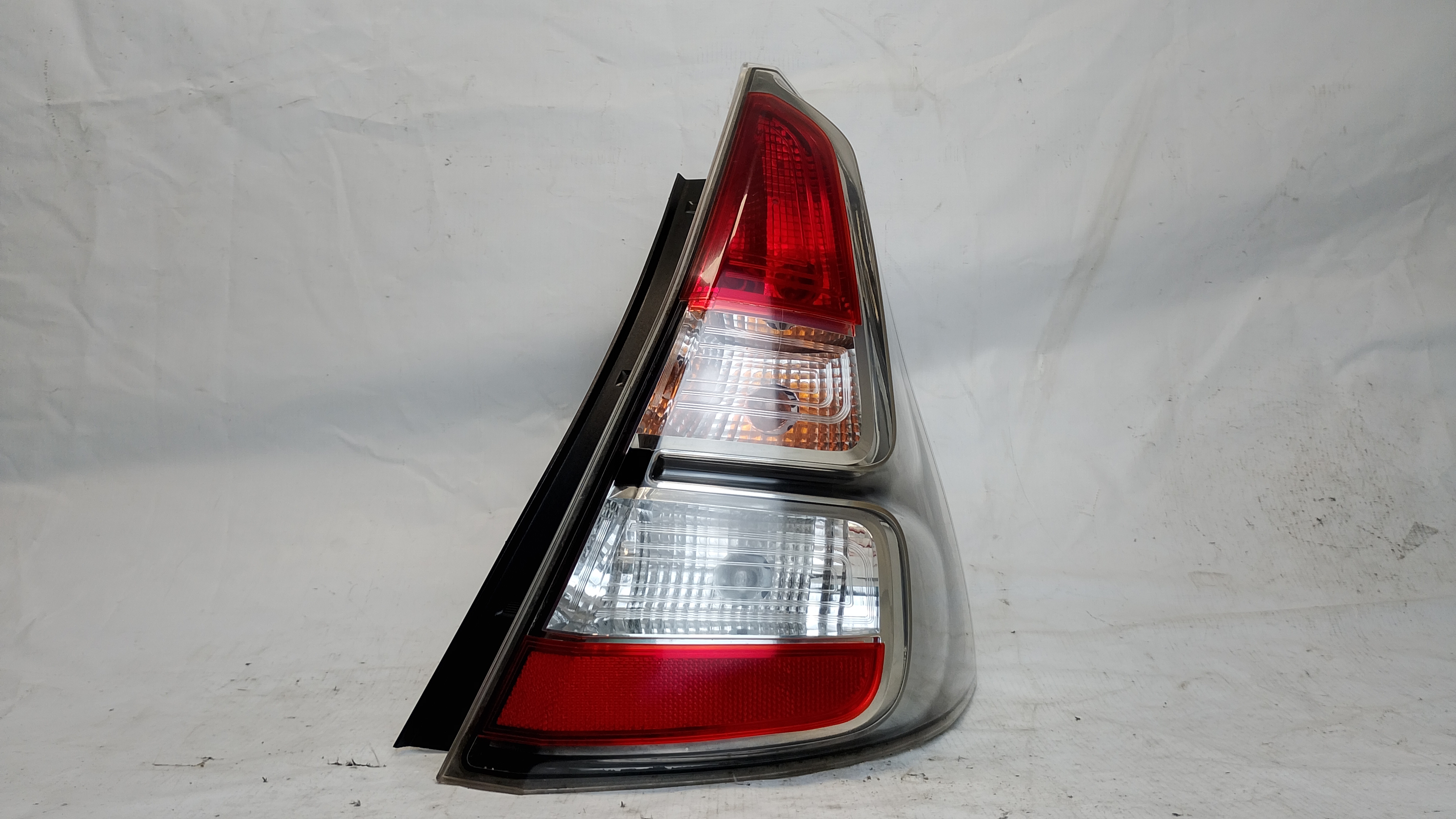 LANTERNA TRASEIRA DIREITA - 265501482R - 