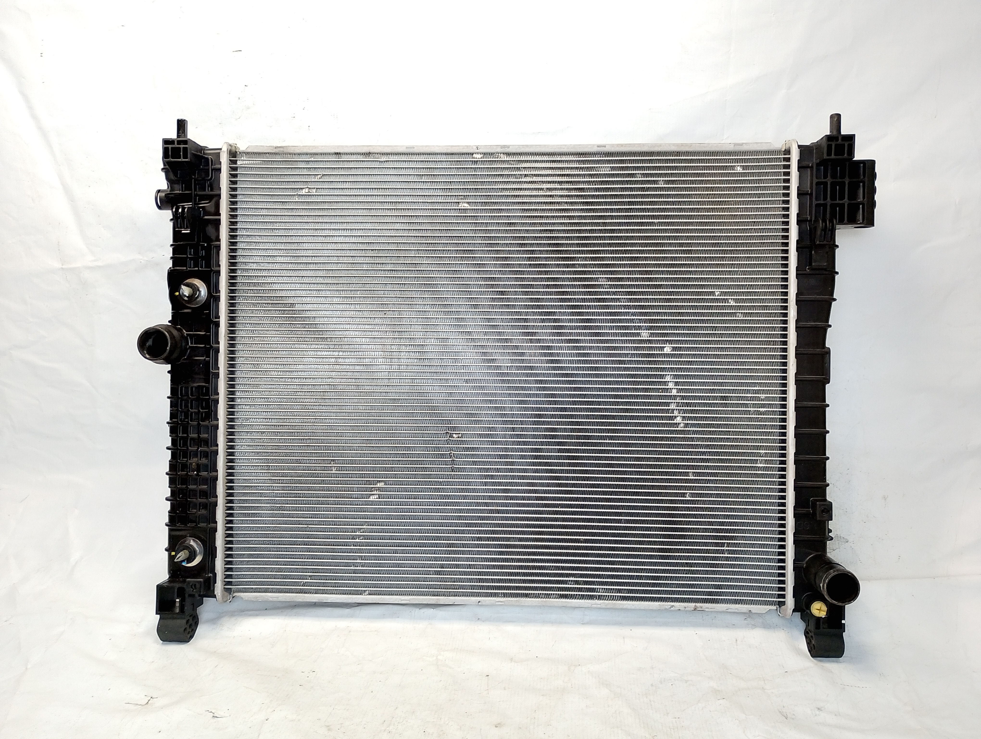 Radiador - 42418327 - Tracker B