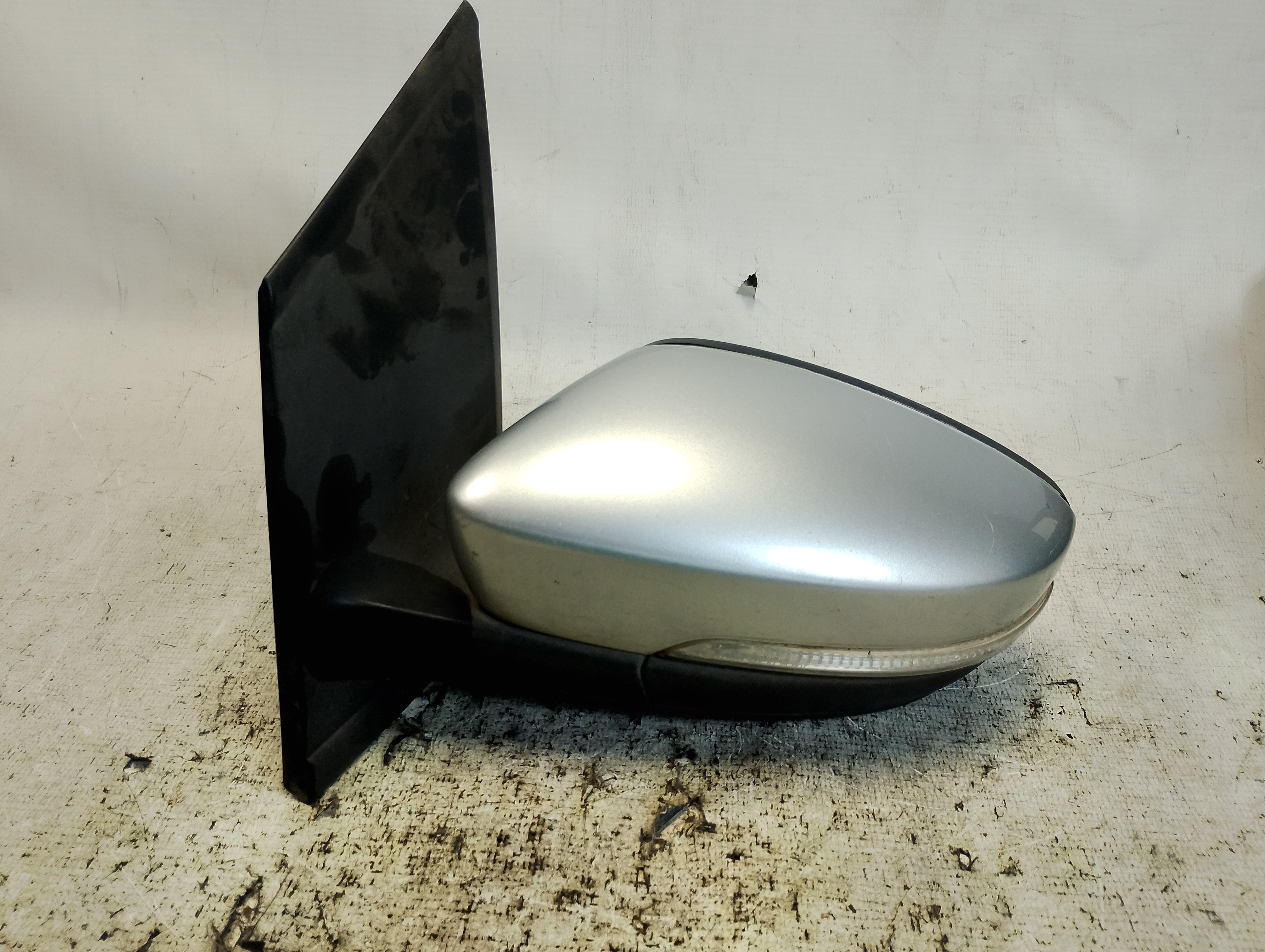 RETROVISOR ESQUERDO VOLKSWAGEM FOX 1.6 FLEX PRATA 2013 - R5Z1857507D9B9 - 