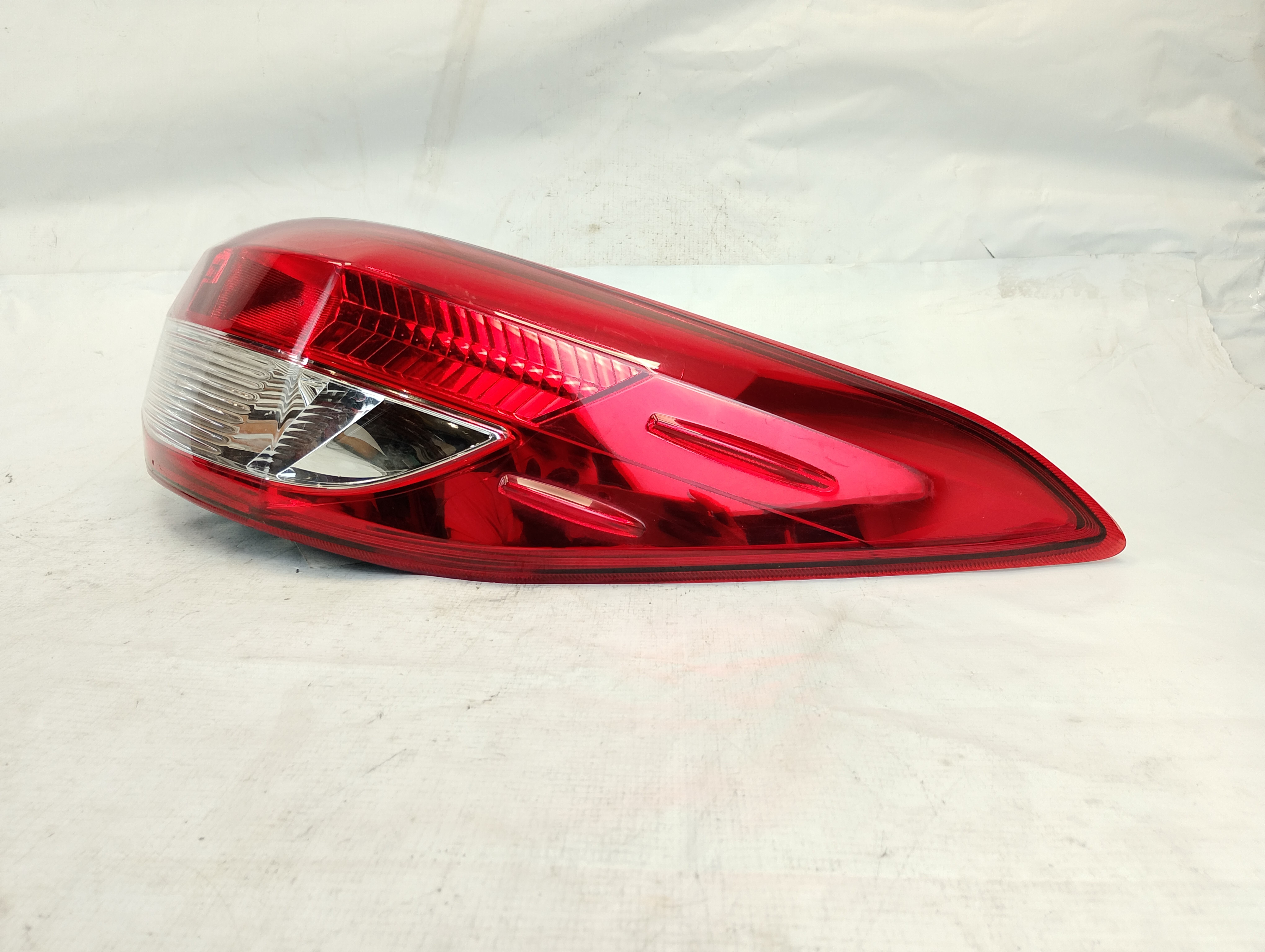 LANTERNA TRASEIRA DI - 815510DB10 - 