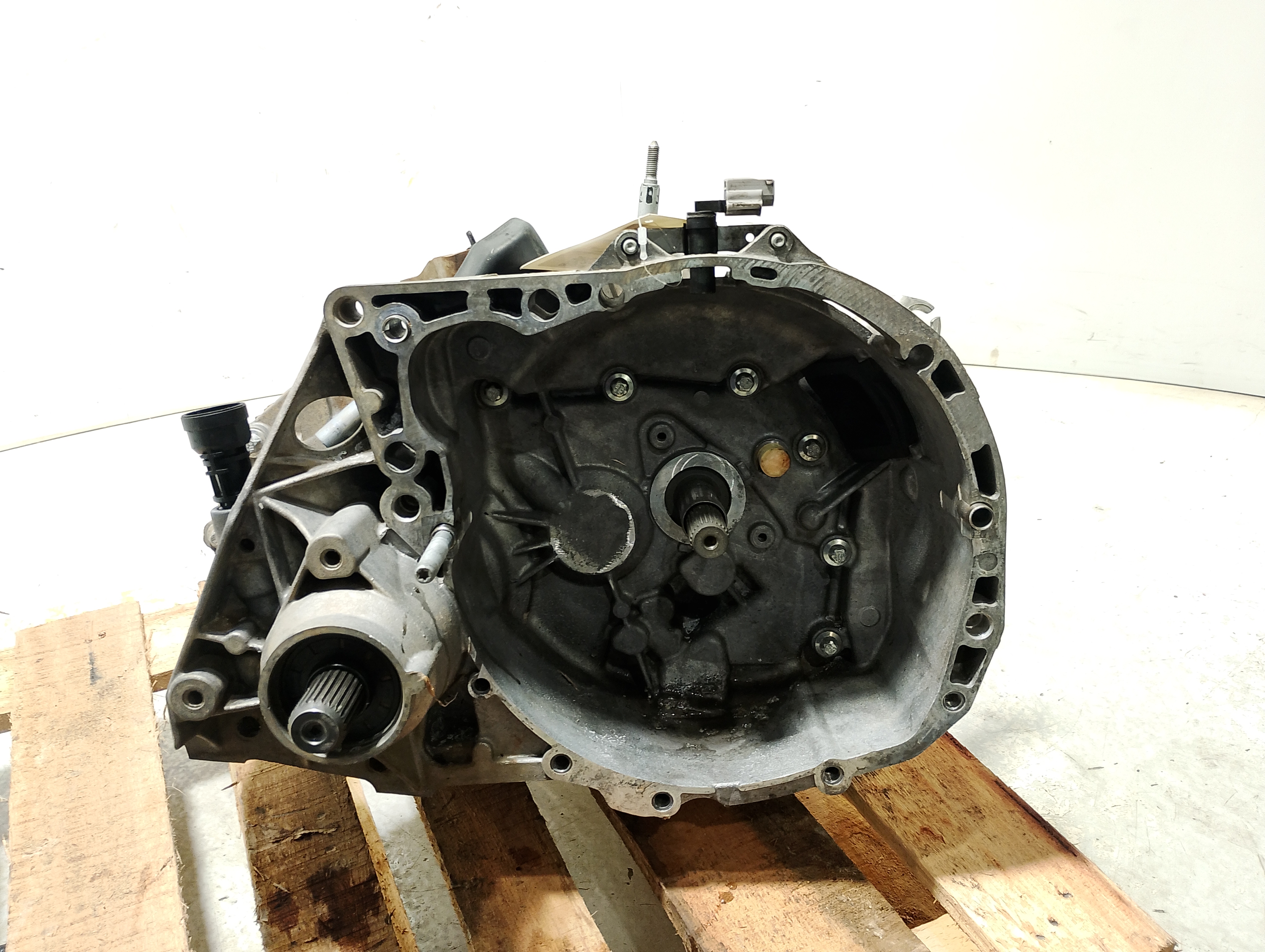 CAMBIO MANUAL RENAULT LOGAN EXPRESSION 1.6 8V 2011 - 7701716858 - 
